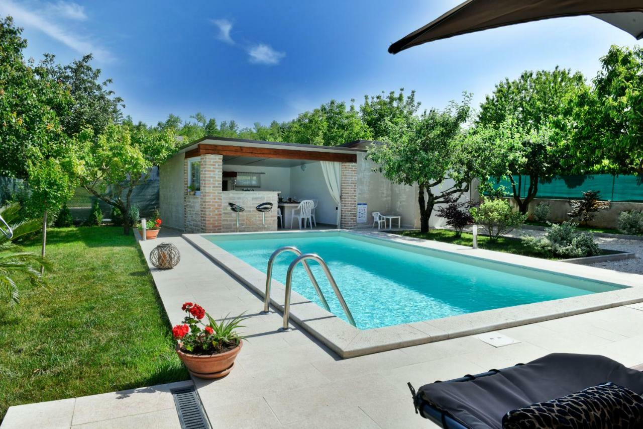 Villa Aromatica Vižinada Esterno foto