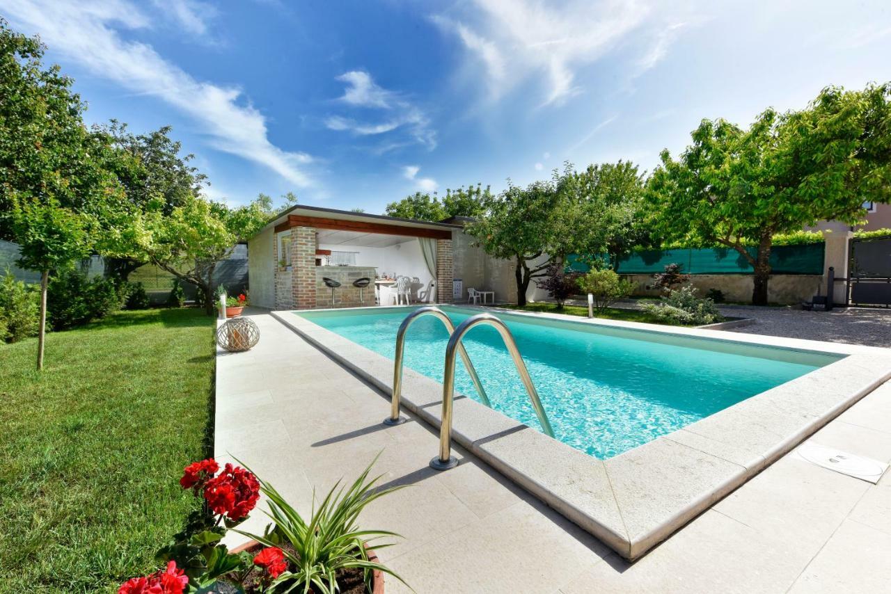 Villa Aromatica Vižinada Esterno foto